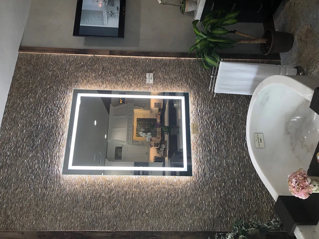 IBmirror Led Mirror Lighted